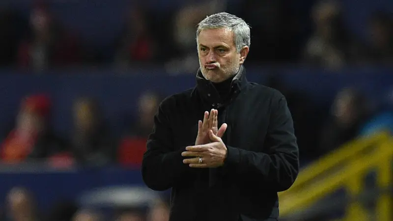 Jelang Lawan MU, Mourinho Dikritik: Apa yang Terjadi?